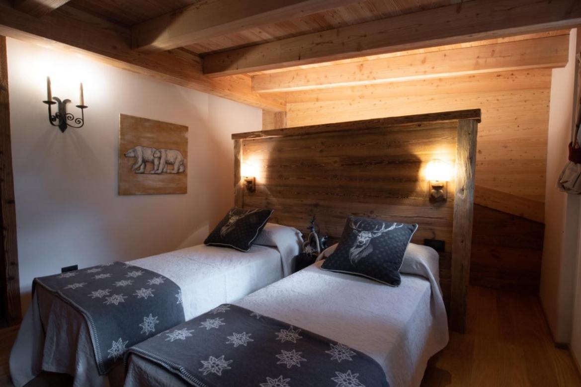 Chalet Degli Abeti By Ama Val Di Fassa كامبيتيلو دي فاسا المظهر الخارجي الصورة