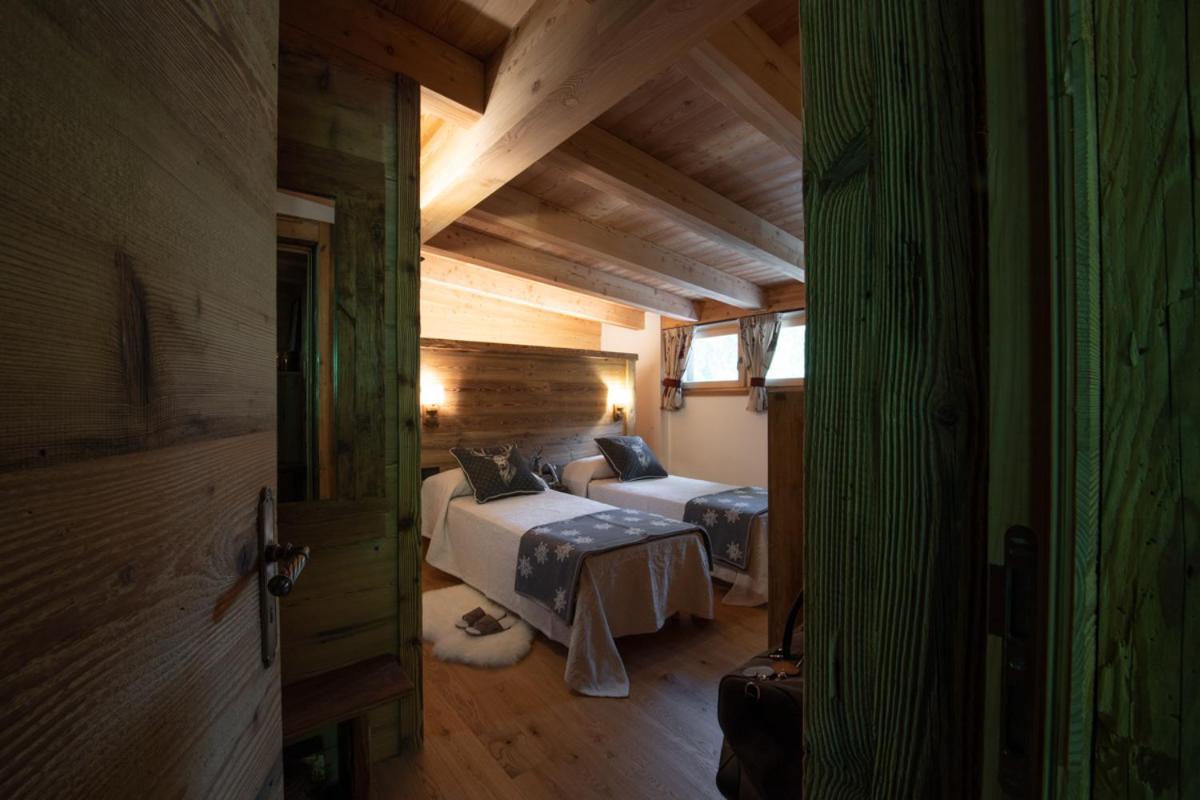 Chalet Degli Abeti By Ama Val Di Fassa كامبيتيلو دي فاسا المظهر الخارجي الصورة