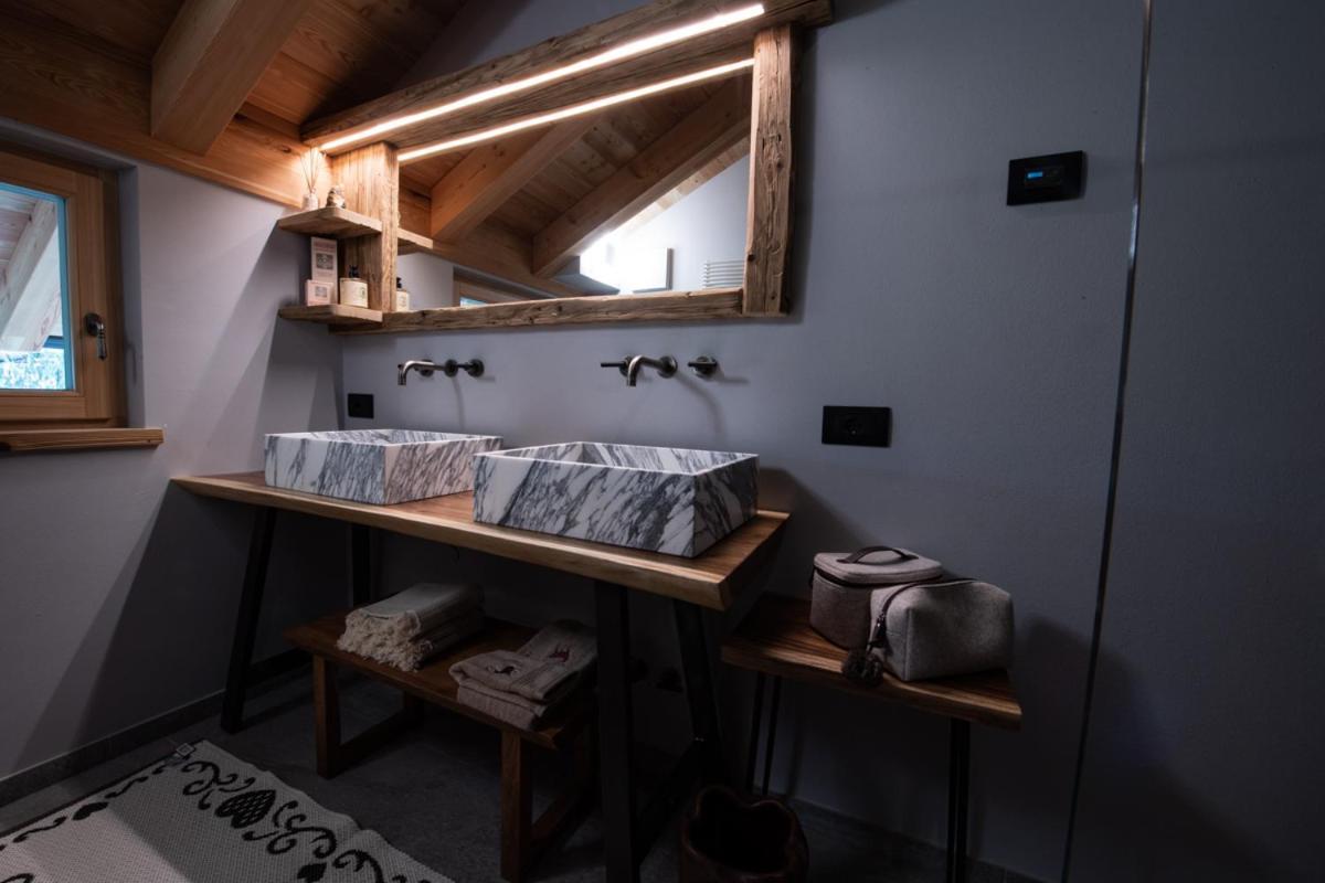 Chalet Degli Abeti By Ama Val Di Fassa كامبيتيلو دي فاسا المظهر الخارجي الصورة