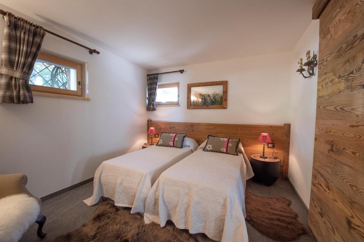 Chalet Degli Abeti By Ama Val Di Fassa كامبيتيلو دي فاسا المظهر الخارجي الصورة
